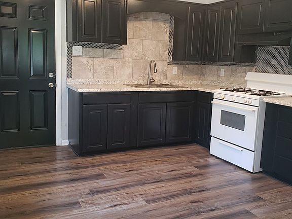 3rd image of 2311 Howard Dr