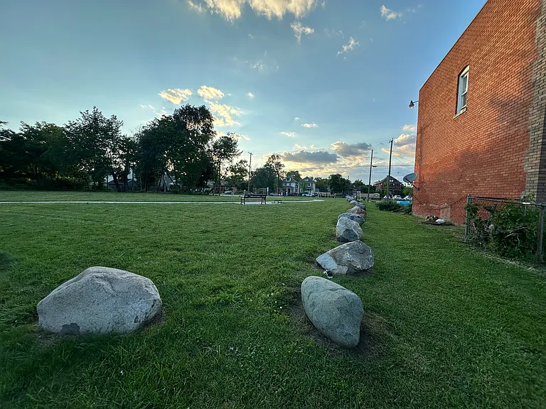 800 W Euclid Ave — Photo 20