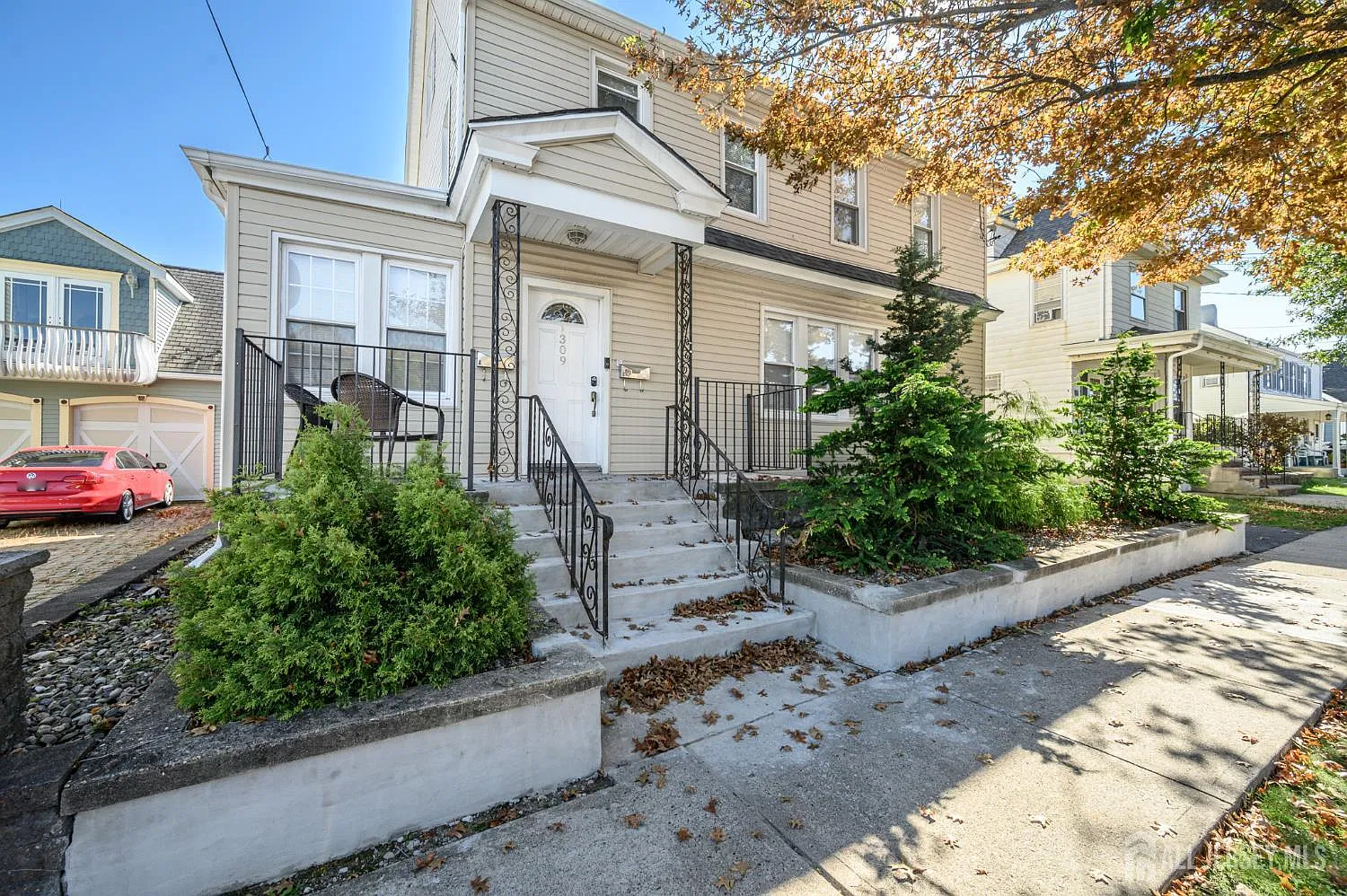 2 bed, 1.0 bath, 1981 sqft, $2,800 — Photo 1