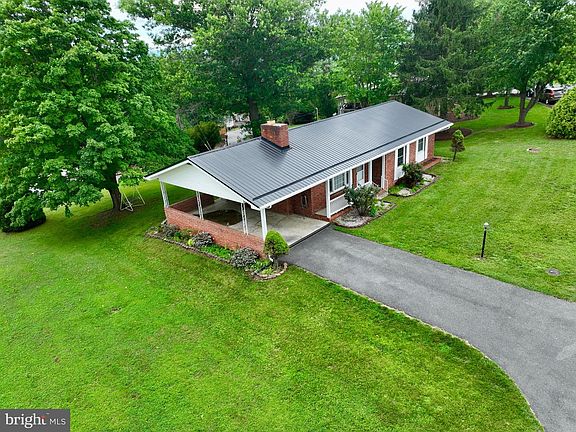 3rd image of 73 Woodlawn Dr