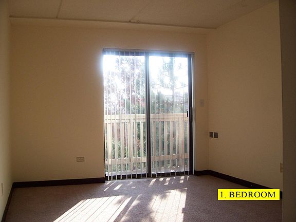 5th image of 1700 Wedgewood Dr APT 310