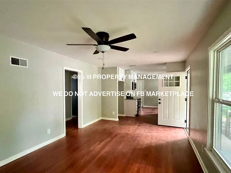 7306 Glenwood Ln — Photo 3