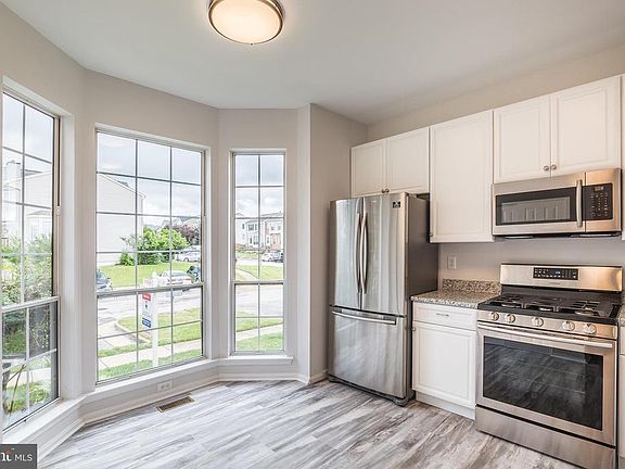 4th image of 3039 Cahill Ln