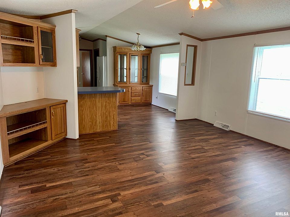 1 Tamaroa Dr, Pawnee, IL 62558 Zillow