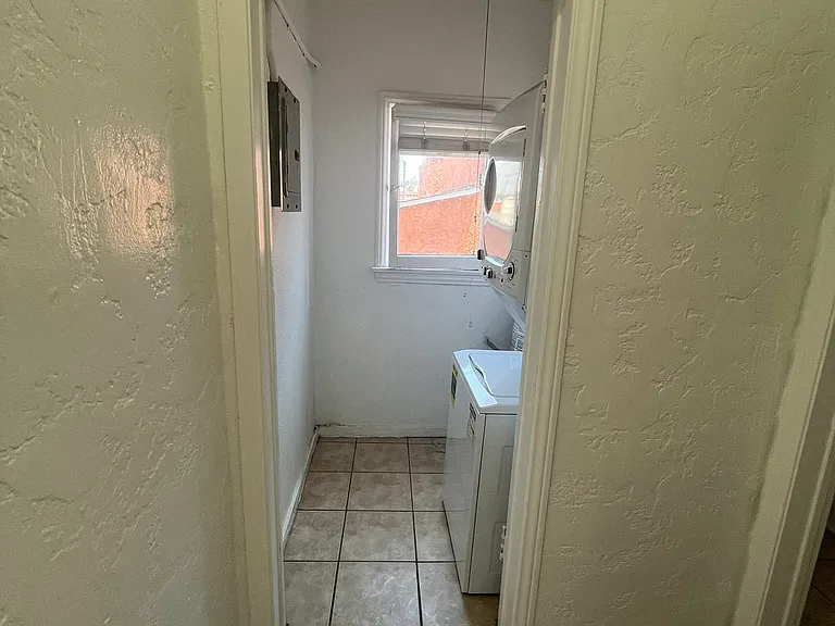 4243 Monroe St #5/8 — Photo 9