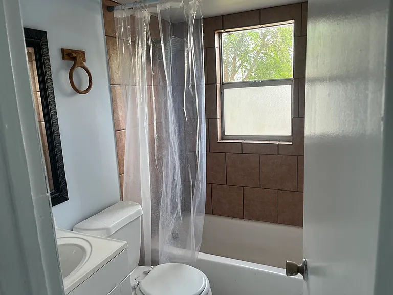 1214 Fairbanks St — Photo 6