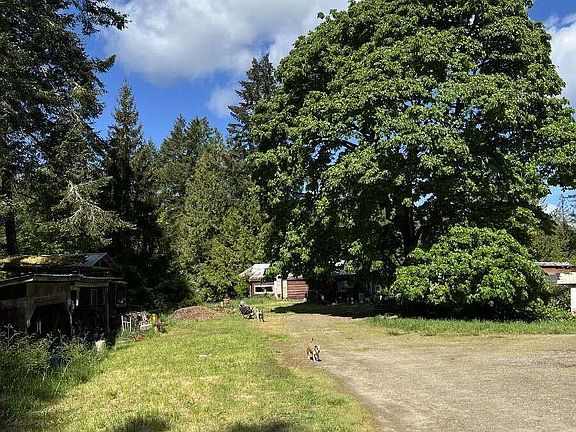 2nd image of 4510 Bedwell Harbour Rd