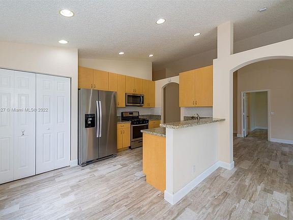 5th image of 14252 NW 23rd St