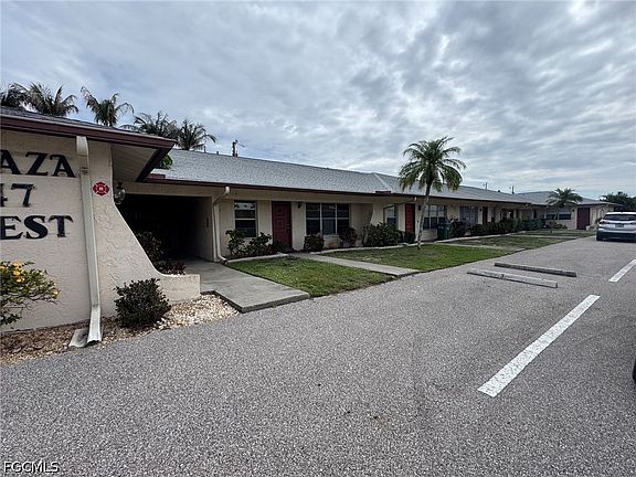 2nd image of 607 SE 47th St APT 1
