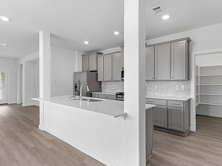21611 Alberta Forest Cir — Photo 5