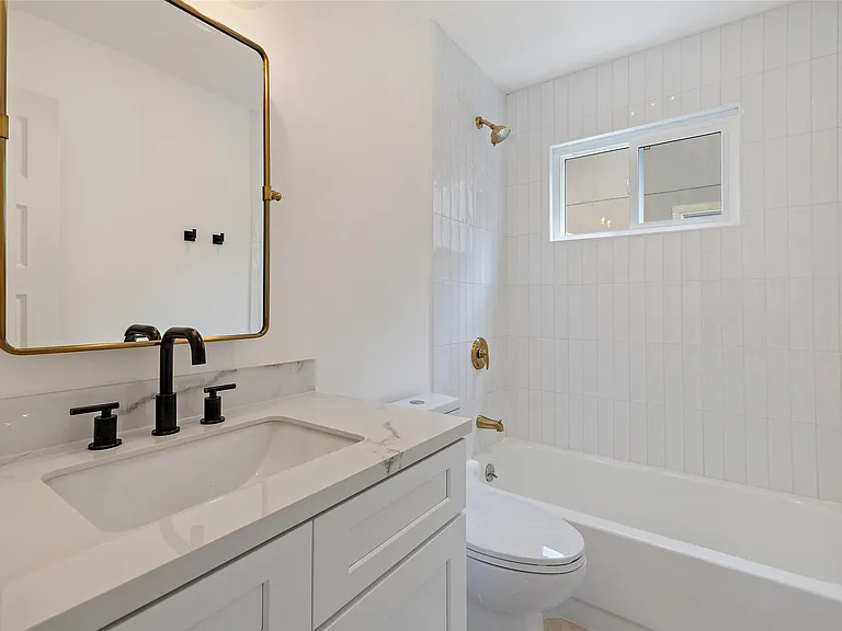 1111 Spearson Ln — Photo 20