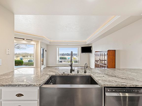 3rd image of 300 Columbia Point Dr Unit D101