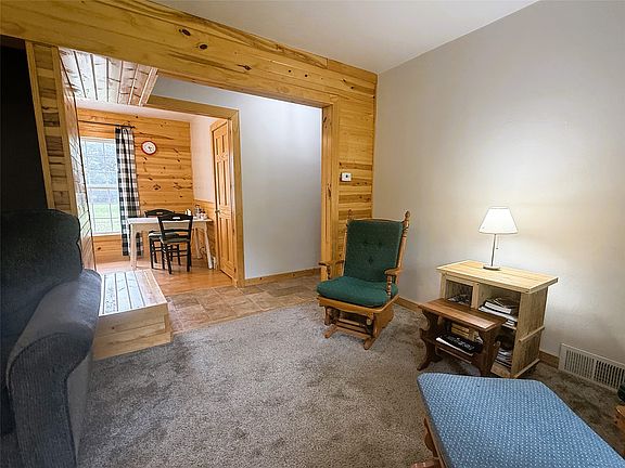 5th image of 618 Park Avenue E