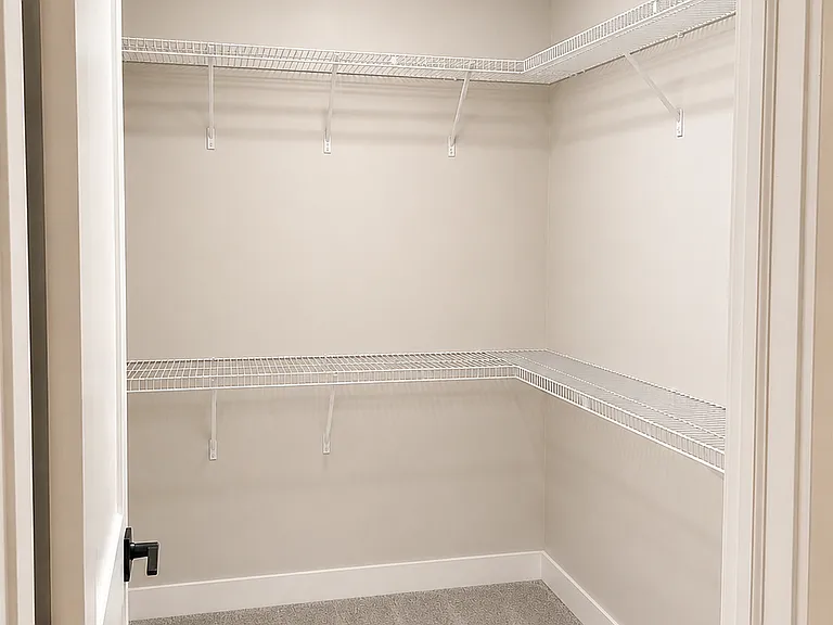 225 S Barrett Ave — Photo 4