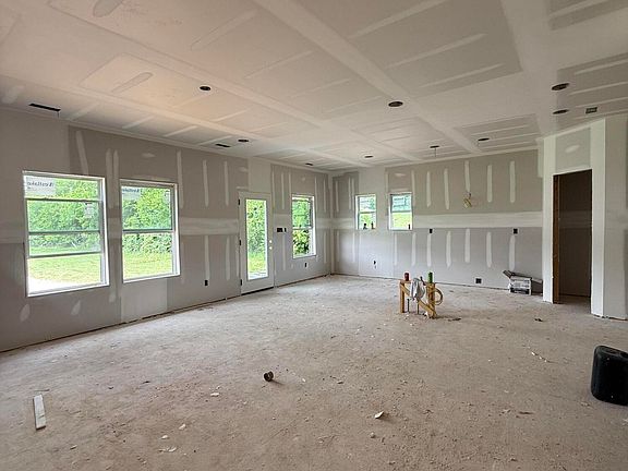 5th image of 102 Van Gilder Way