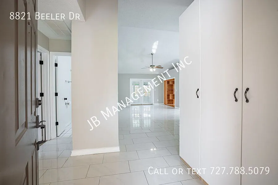 Available Now!! Stunning 3-Bed 2-Bath Home — Photo 4