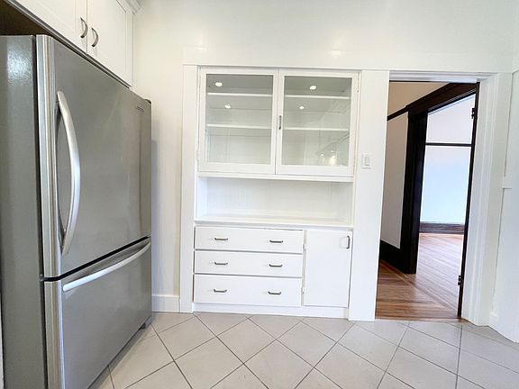 3rd image of 479 Church St APT 4