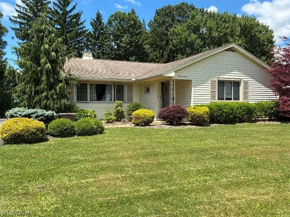 573 Grandview Ave, East Palestine, OH 44413