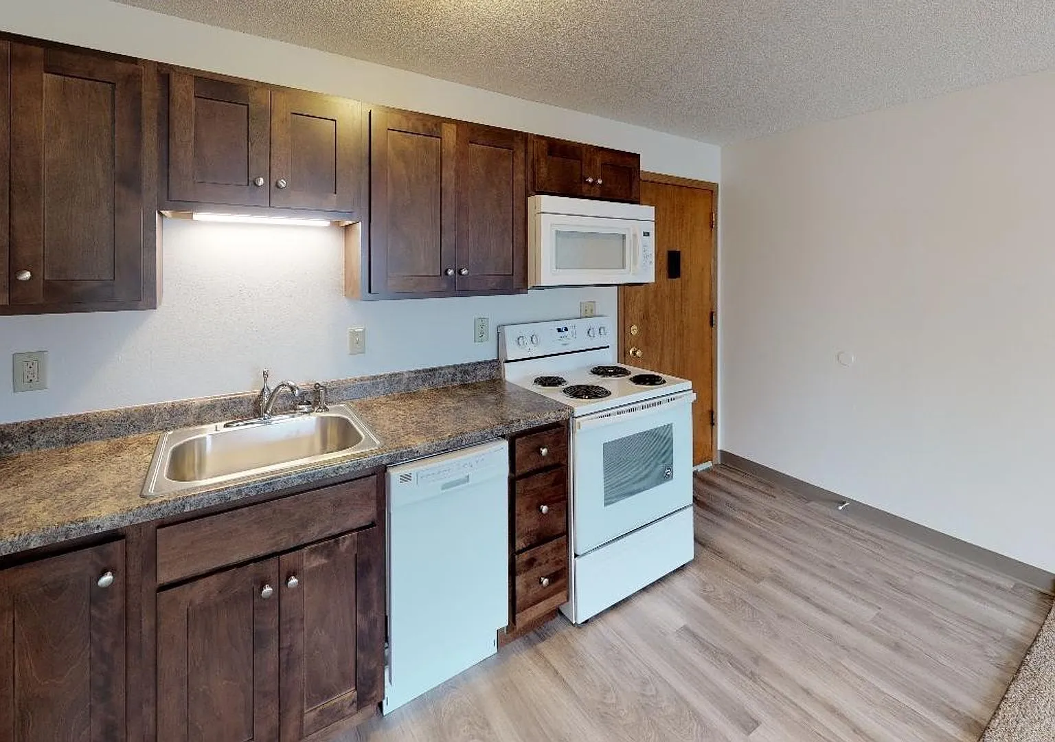 119 N. Hyland — Photo 1