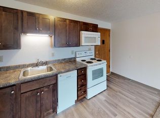 137 N. Hyland, Ames, IA 50014