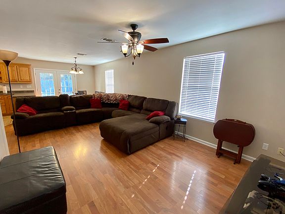 4th image of 306 Lorraine Ave