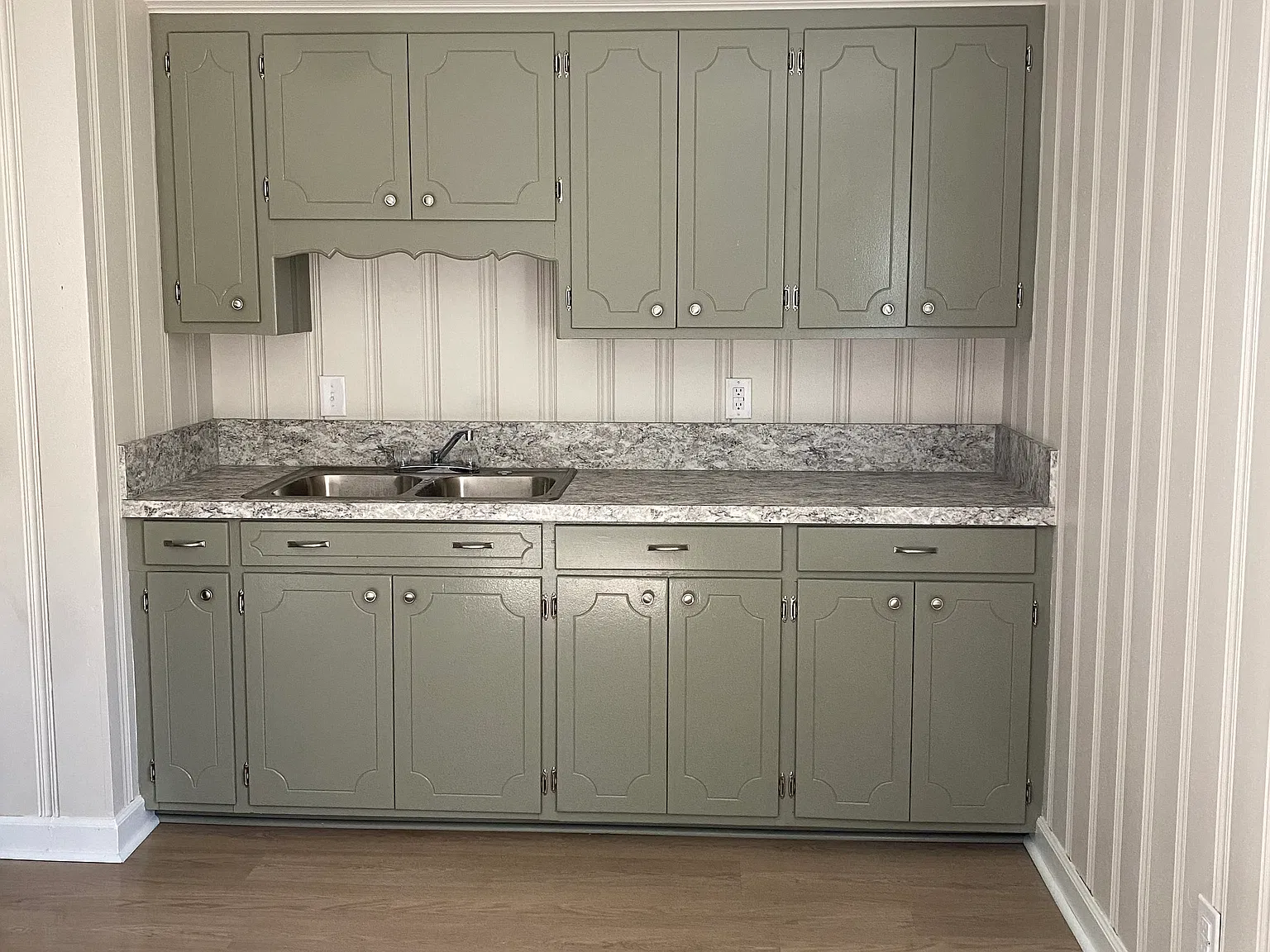 3 bed, 1000 sqft, $1,350 — Photo 4