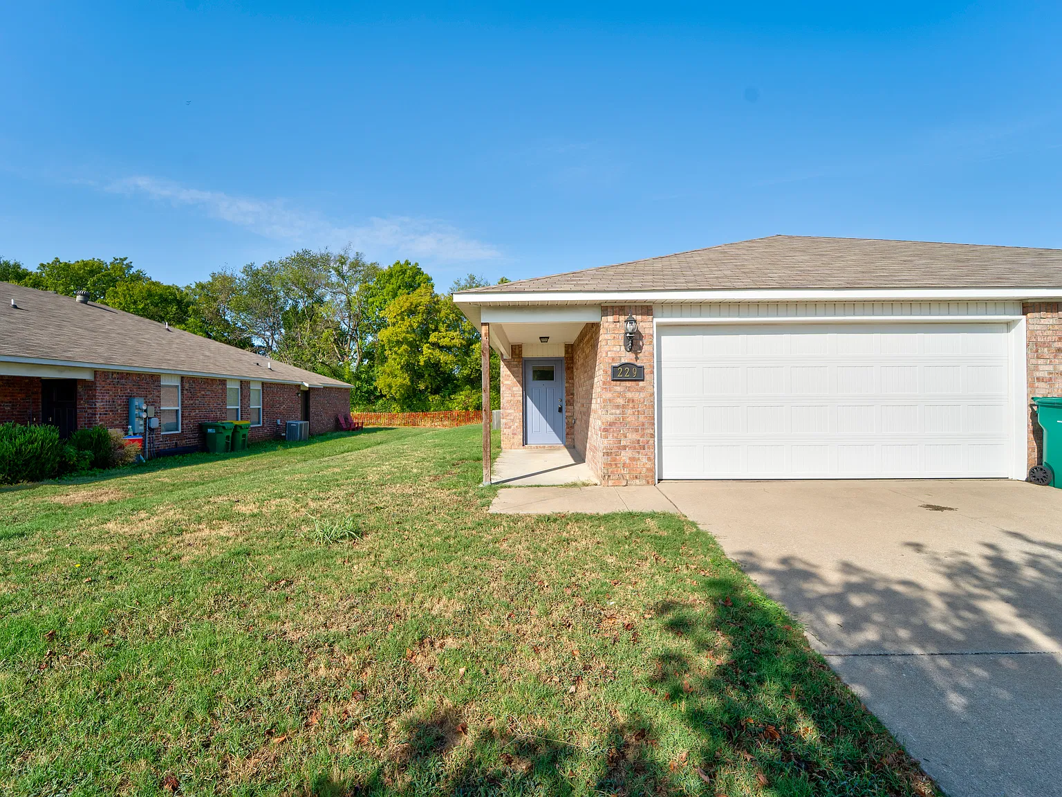 3 bed, 1370 sqft, $1,650 — Photo 2