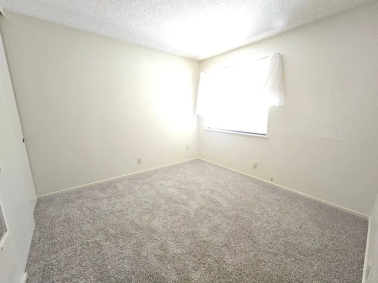 423 Tepatitlan Ct — Photo 7