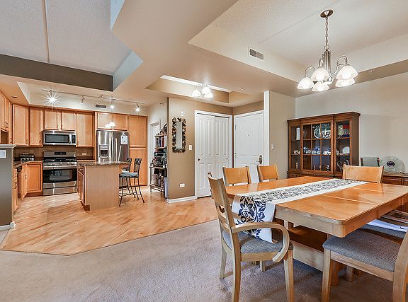 3rd image of 405 Village Grn Unit 306
