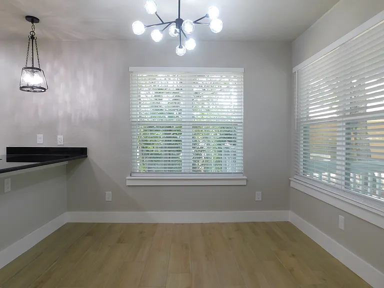 404 Woodson Cir — Photo 7