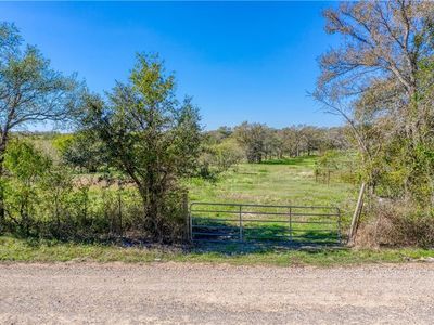 1 Fox Ln, Lockhart, TX, 78644