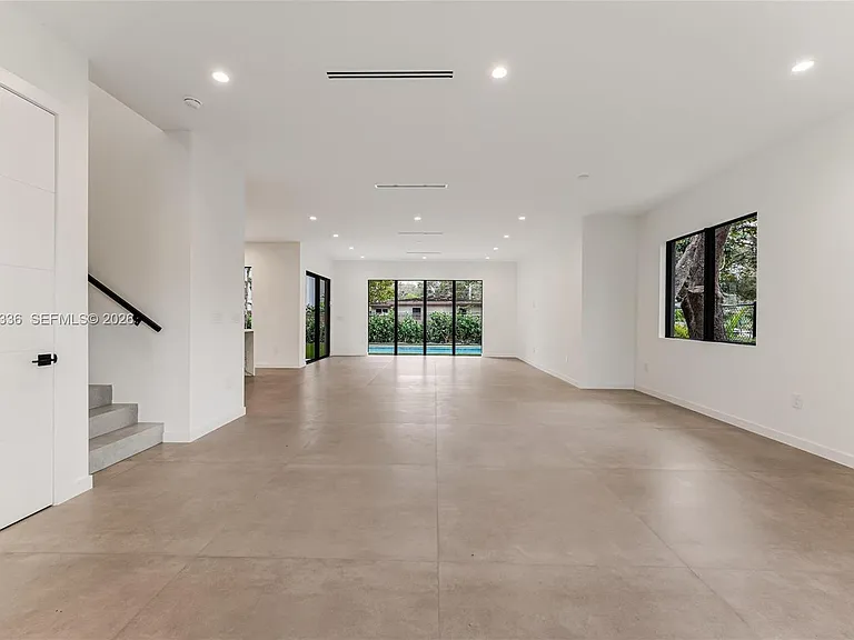 3370 Thomas Ave — Photo 6