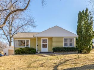 1111 20th St SW, Cedar Rapids, IA 52404