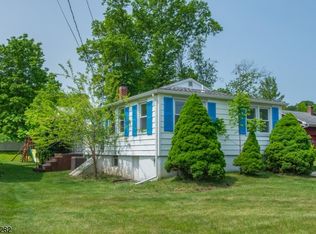 33 Mountain Ave, Cedar Knolls, NJ 07927