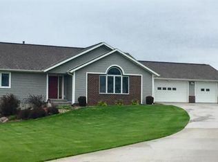 1104 Elmhurst Ct, Oskaloosa, IA 52577