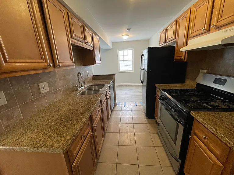 445 N Cambridge Dr — Photo 5