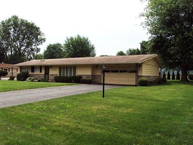 2nd image of 3113 Mayfair Dr
