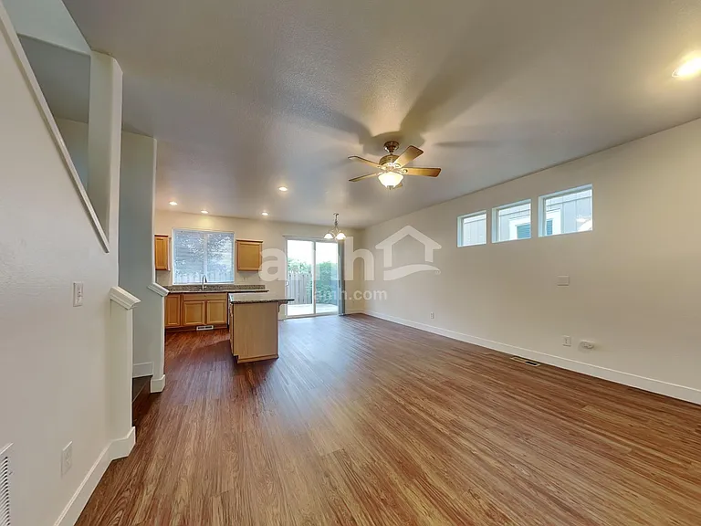 1318 SW 176th Ter — Photo 7
