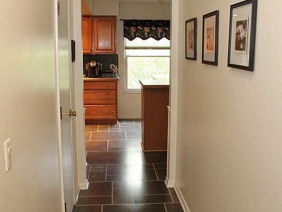 3rd image of 140 Mark Ln