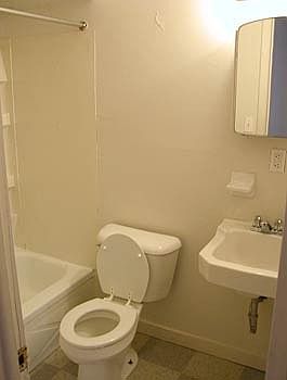 4th image of 50 W Oakland Ave APT 25