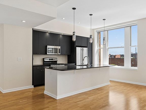 4th image of 145 N High St APT 400