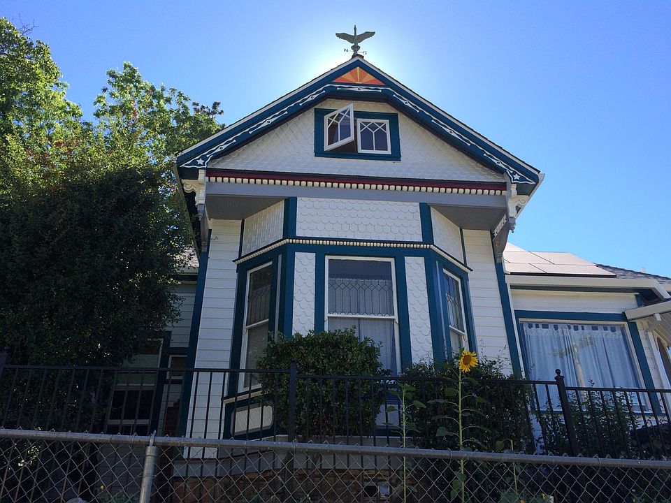 2nd image of 2985 Bedford Ave #B