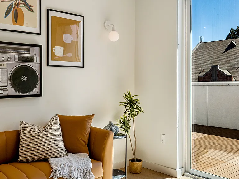 The Sophia - 1759 N Gower St — Photo 53