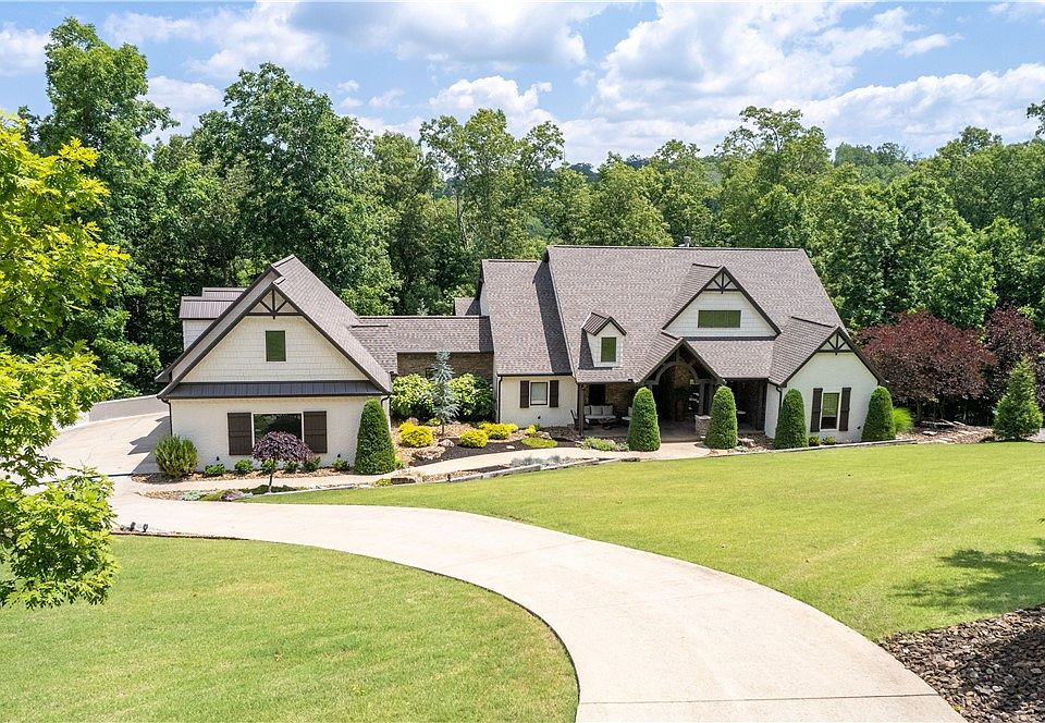 くらやえみ　Passing by Nissan asked me to break a world record… we delivered - YouTube