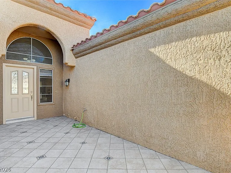 8805 Litchfield Ave — Photo 4