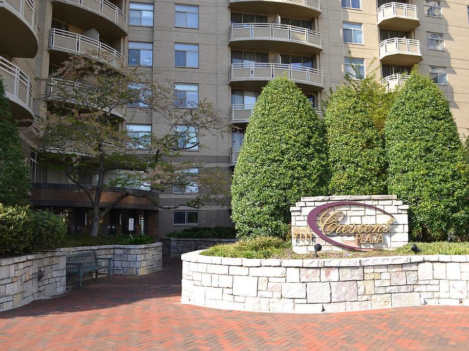 1st image of 7111 Woodmont Ave APT 306