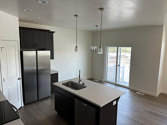 5th image of 829 N Hilltop Dr #829