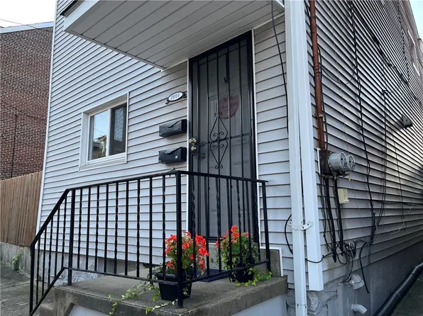 3906 Mintwood St, Pittsburgh, PA 15224