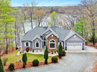 90 Journeys End Dr, Wirtz, VA 24184