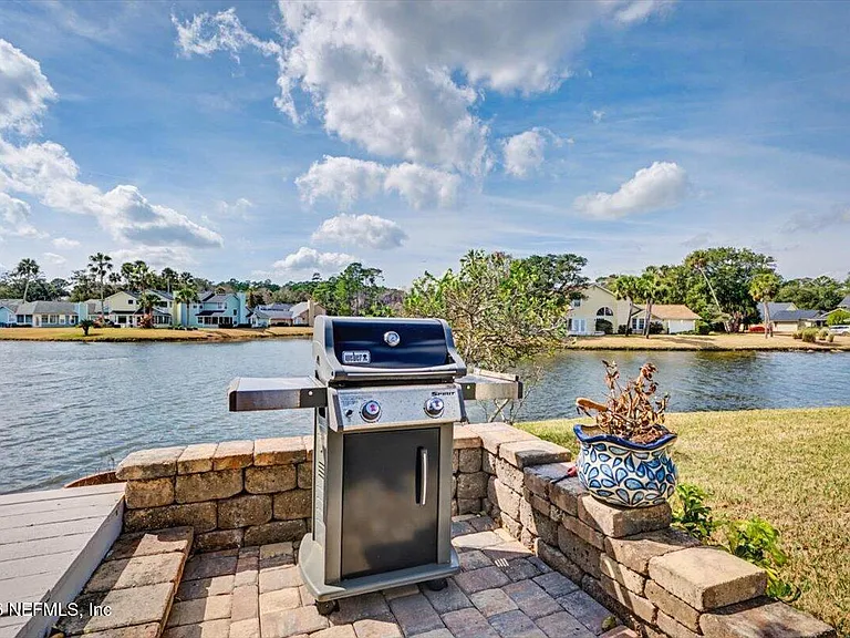 821 Tournament Rd — Photo 9